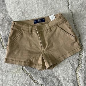 Hollister shorts mid rise shorts 3”